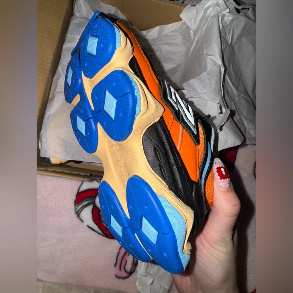 NEW IN BOX New Balance 9060 